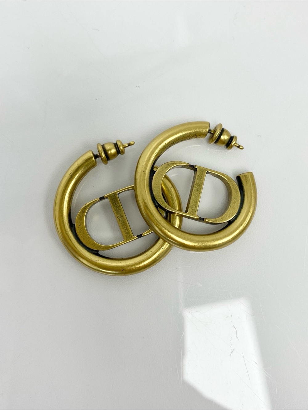 Christian Dior 30 Montaigne Hoop Earrings
